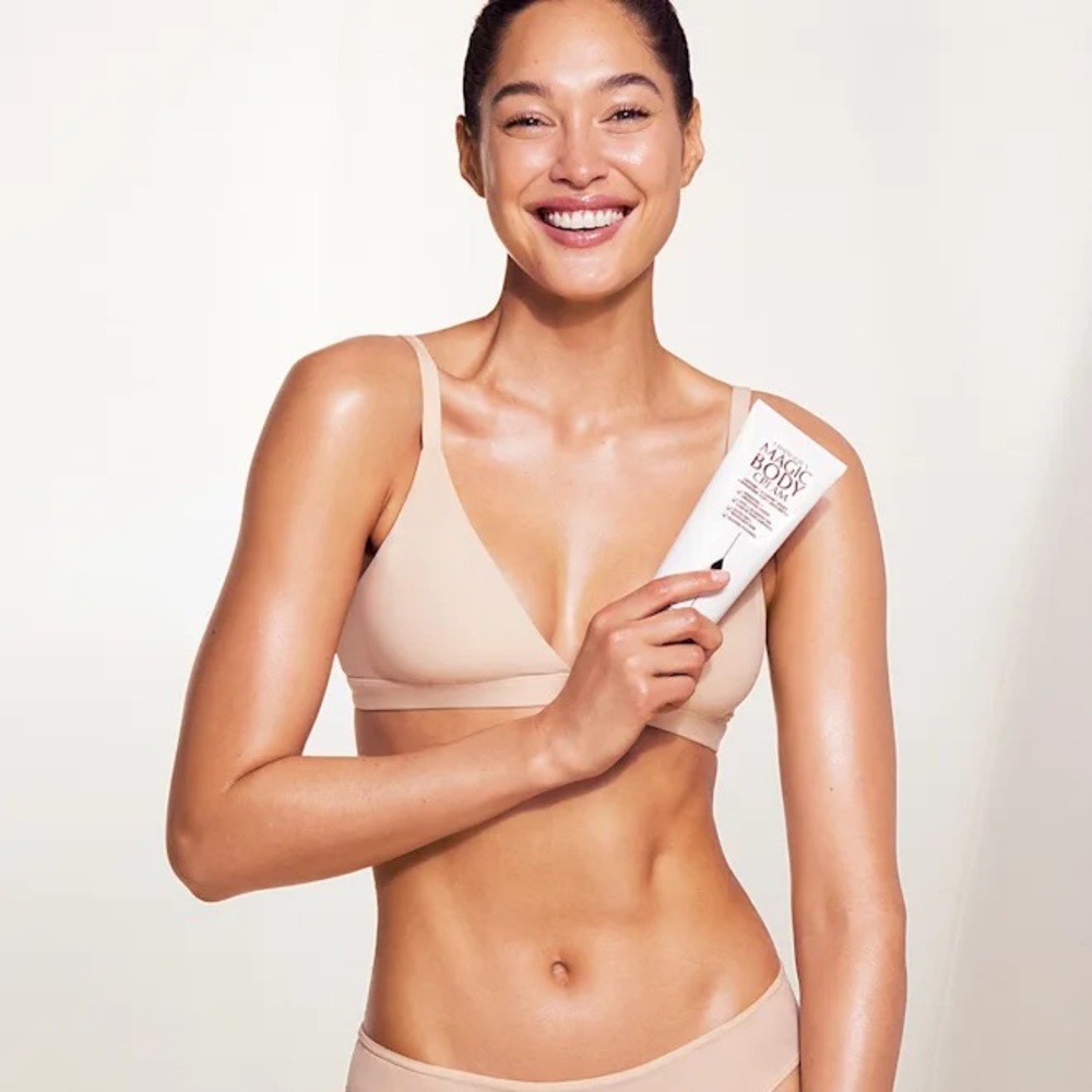 AWARD-WINNING
CHARLOTTE'S MAGIC BODY CREAM 10ml